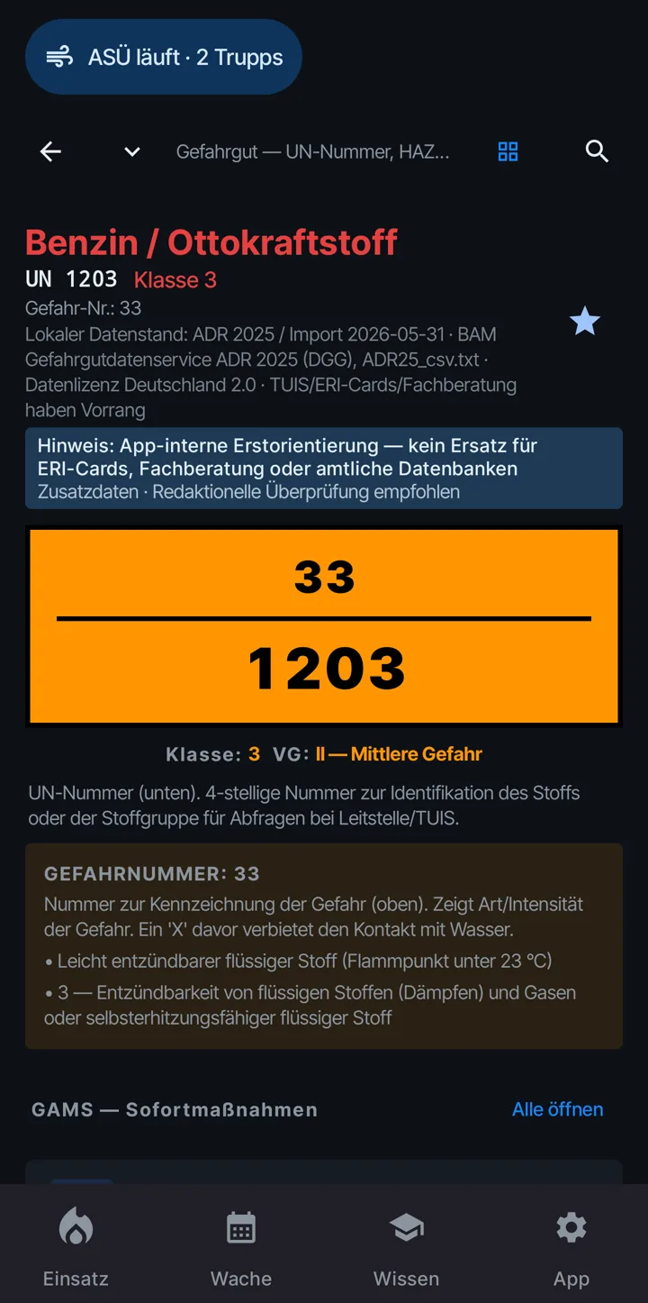 Gefahrgut-Detail Benzin, UN 1203, Gefahrnummer 33, mit Warntafel und Erklärung der Gefahrnummer.
